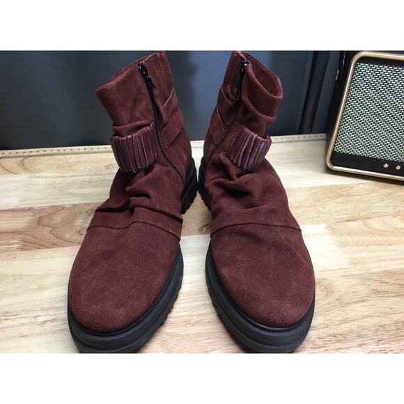 Miz Mooz Finley Women's 11.5 Maroon Suede Side Zip Classic Round Toe Ankle Boots - Picture 1 of 12